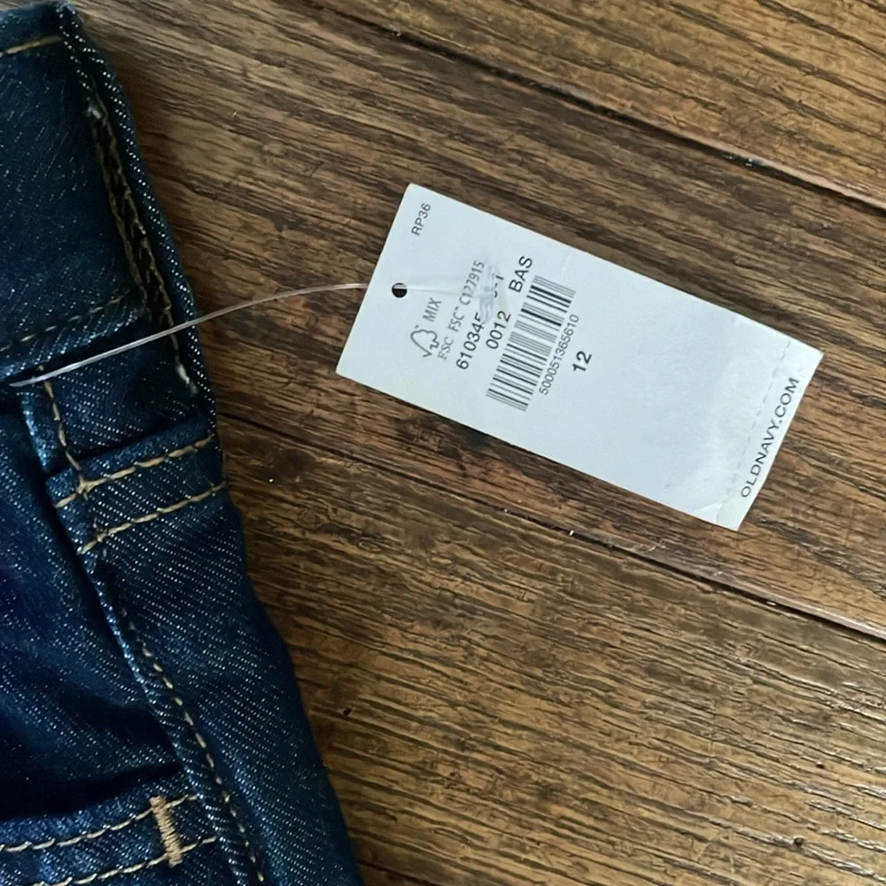 NWT Old Navy dark wash straight leg boys jeans